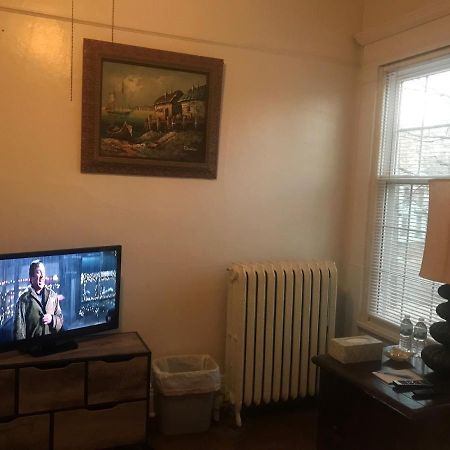 Bed and Breakfast 5 Star Victorian Mansion-Downtown No Locals Эри Экстерьер фото