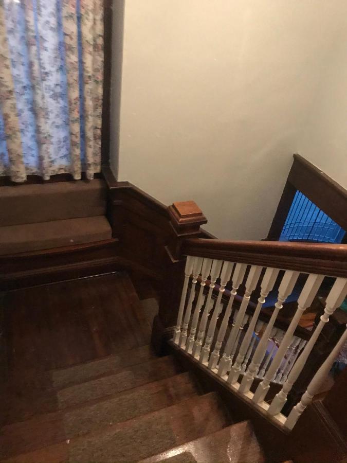 Bed and Breakfast 5 Star Victorian Mansion-Downtown No Locals Эри Экстерьер фото